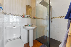 En-Suite- click for photo gallery